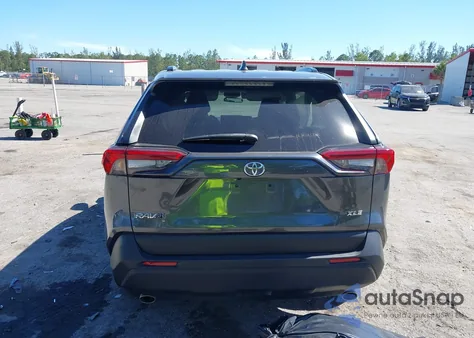 2021 Toyota Rav4 Xle Premium from USA, damaged, VIN 2T3C1RFV5MC110773